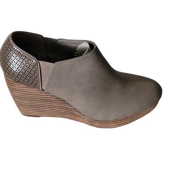 Dr.Scholls Harlow Wedge Bootie - Picture 2 of 9